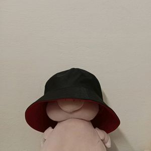 Bucket Hat Reversible Black And Statement Red