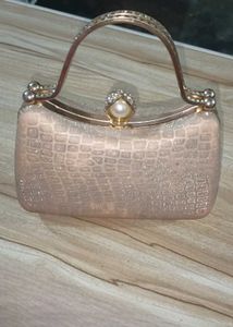 Elegant sling bag
