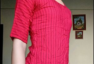 Red Kurti