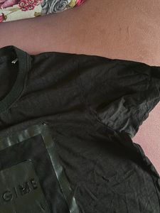 Black t-shirt