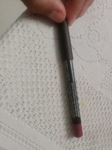 Aesthetic Burgundy Lip Liner
