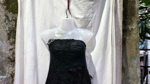 20211. Black Lace Party Dress