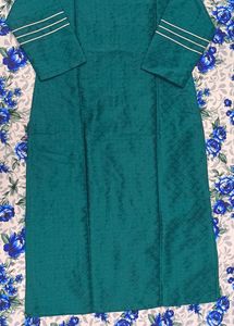 Varanga Green &amp; Silver Toned Yoke Design Straight