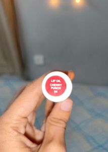 Lip Glosses For 370 And Zudio Iipp Oil  180