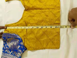 Soft Silk Saree Without Flaws With Blouse