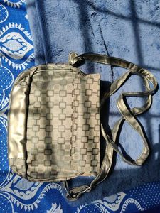 Stylish Sling Bag With Multiple Compartments
