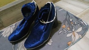 Velvet Boots For Wedding Occasion