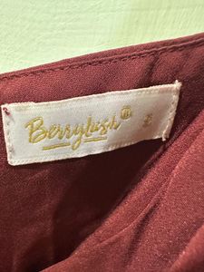 Elegant Burgundy Maxi Dress