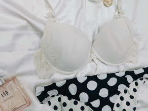 🇳🇿💫💗White Bra &amp; Polka Dot Panty Set