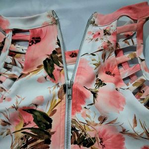 🌸 Floral Cutout Crop Top 🌸