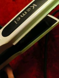 Kemei Hair Straightener