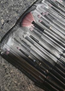 New With Tag 24 Piece Brush