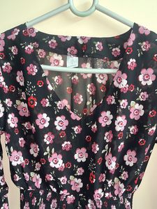 V Neck Floral Top
