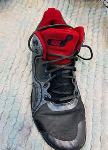 🇺🇸 Nike Imported Low-Top Sneakers