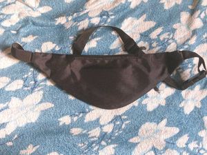 Boldfit Black Sling Chest Bag – Lightweight