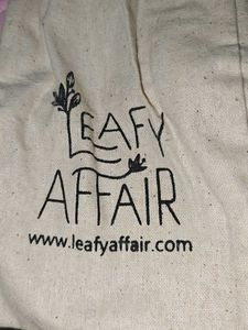 Leafy Affair Floral Pendant Necklace