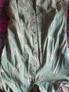 Stylish Green Patterned Shirt m size best shir