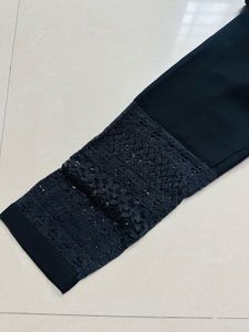 Chic Black Full-Sleeves Top – Just ₹500!