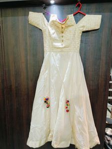 A imple But Elegant Frock Kurta Looks Likea Gown