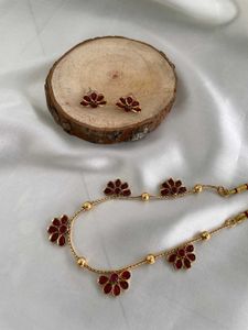 Red Flower Choker