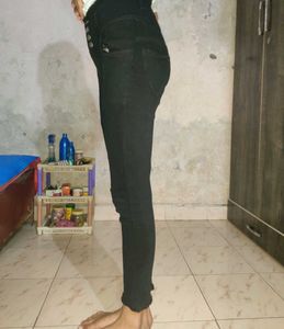 Black Skinny Jeans