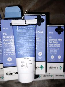 The Derma Co 1% Salicylic Acid Gel Daily Face Wash