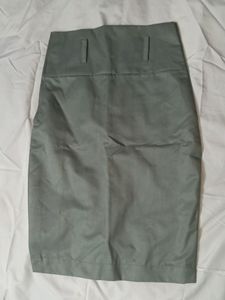 Price Drop!! 📢Grey Colour Knee Length Pencil Sk