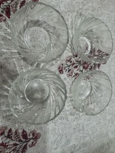 Glass Bowl Set (4 pieces)