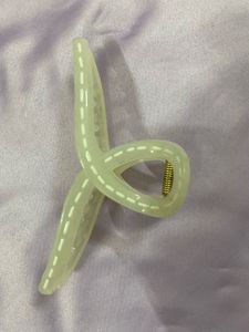 Elegant pinteresty White Hair Claw Clip 🤍