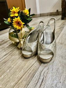 Elegant Gold Peep-Toe Heels