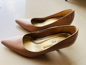 Heels/ Pumps