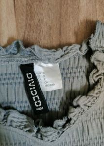H&amp;M Smocked Crop Top