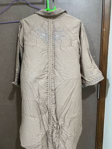 laks*ita Embroidered Kurta
