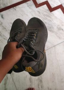 SPORTS SHOES
