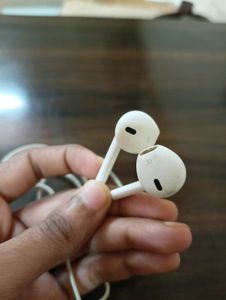 Apple Earpods with Lightning Connector