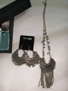 Necklace &amp; Earring Set