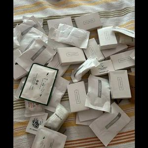 15 Combs/showercaps/vanityKit/3soaps