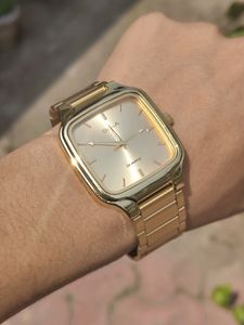 Beautiful Golden SONA watch