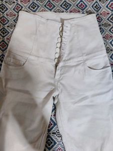 White High-Waisted Button Jeans