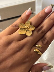 Flower Statement Ring Anti-tarnish