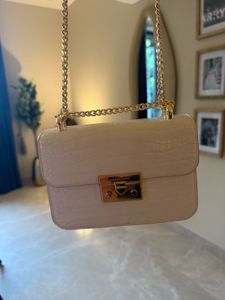 OFF WHITE CHARLES AND KEITH (check Description)