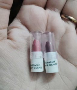 SHAMPOO+ PERFUME+2 LIPSTICK