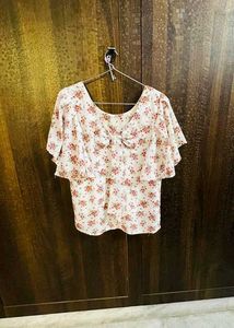 Chic Floral Print Ruffle Sleeve Top