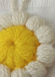 crochet Daisy Key Chain 🌻