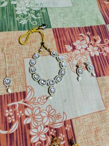 Necklace &amp; Earring Set