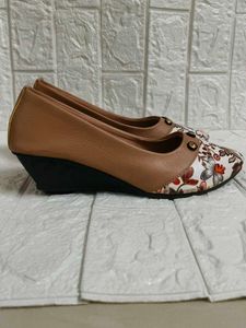 women&#39;s footwear