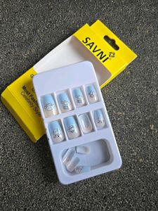 SAVNI Cartoon Blue Nail Extensions