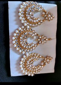 Pearl &amp; Kundan Earrings And Maangtika Set😍🤩