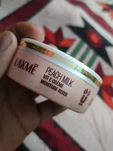 Lakme Pitch Milk Vitamin E Cream Moisturizer