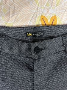 Checks Pant Straight Fit Wrinkle Free Mid Rise